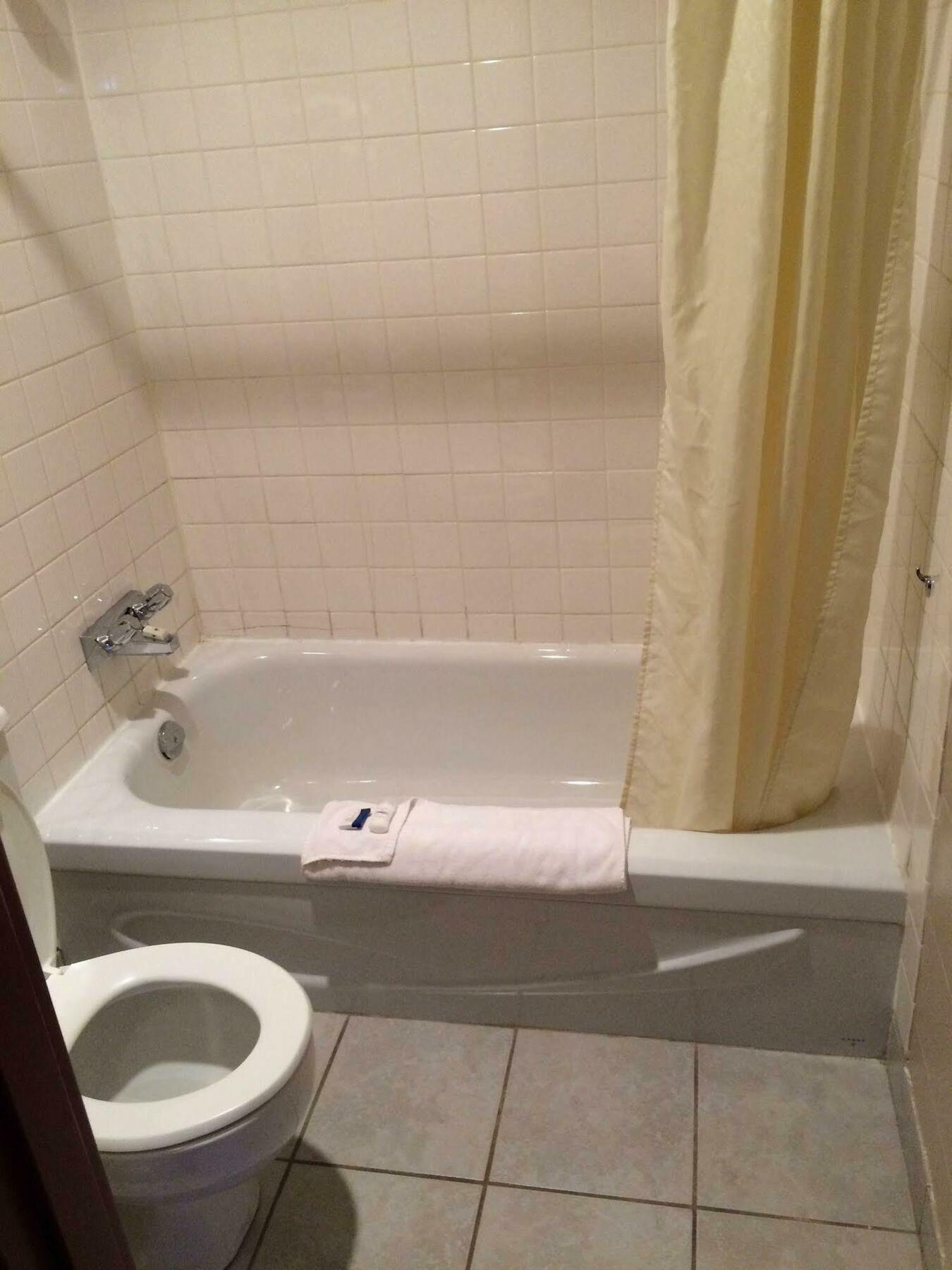 Bonnyville Midtown Motor Inn מראה חיצוני תמונה