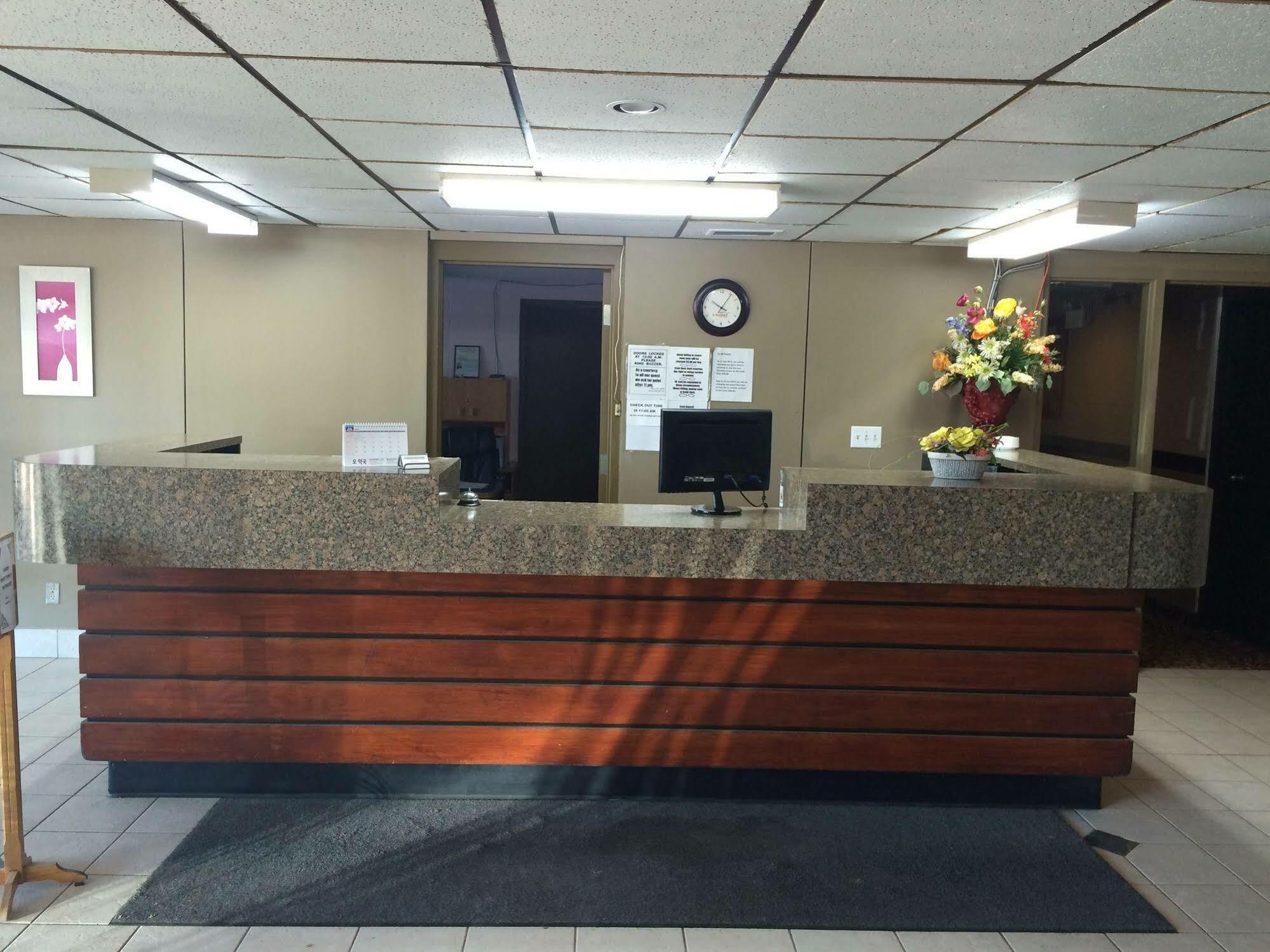 Bonnyville Midtown Motor Inn מראה חיצוני תמונה