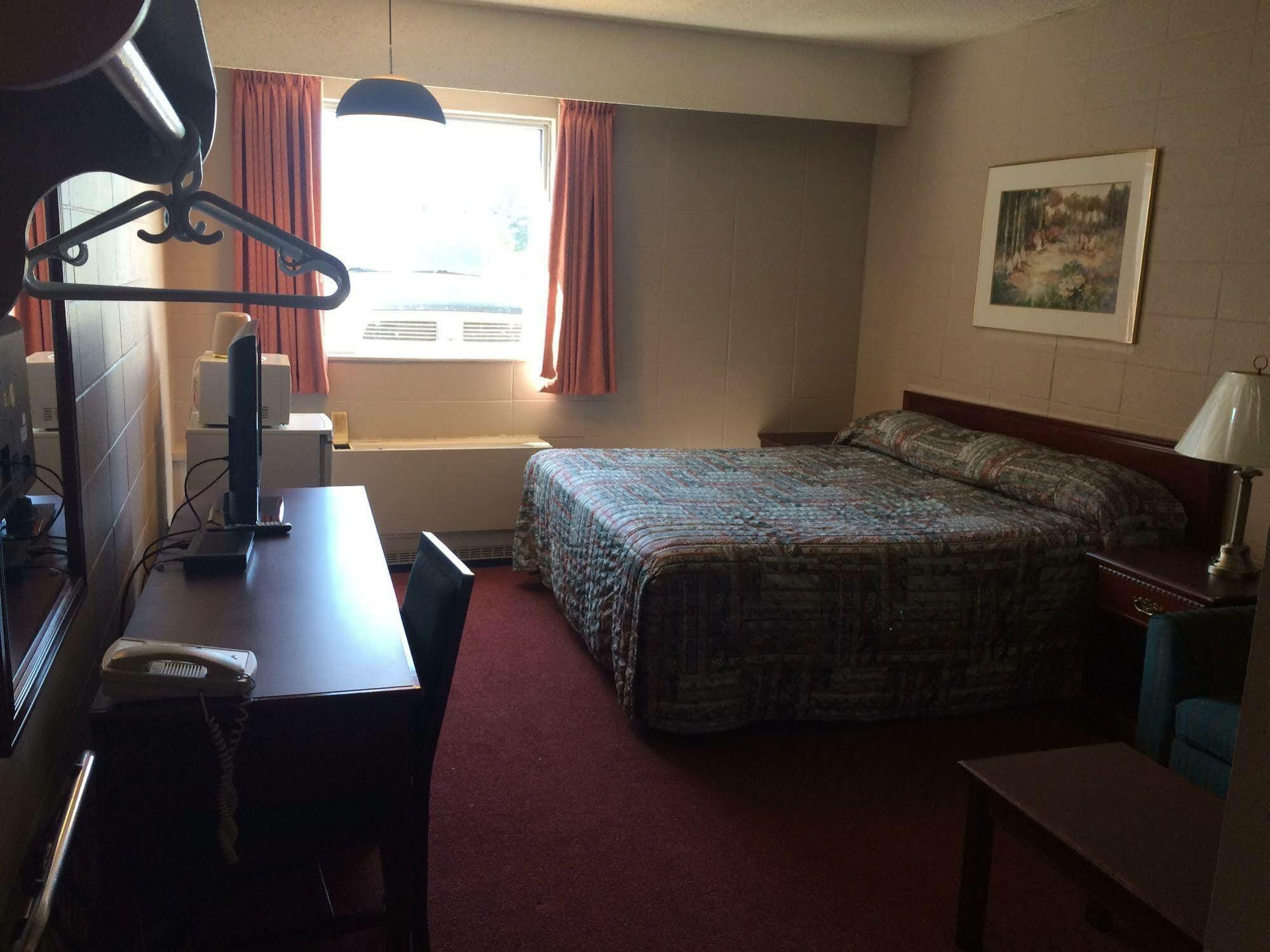 Bonnyville Midtown Motor Inn מראה חיצוני תמונה