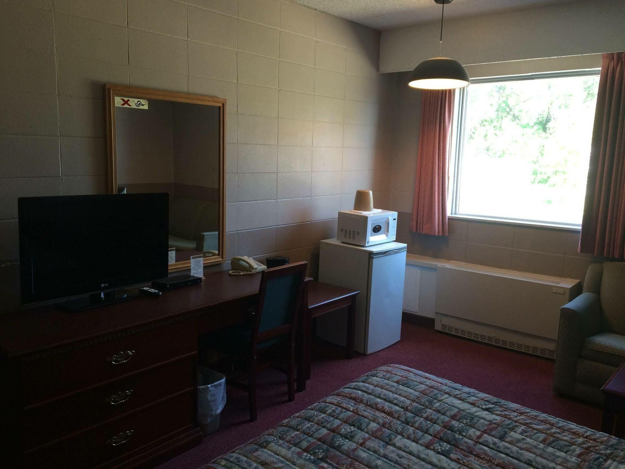 Bonnyville Midtown Motor Inn מראה חיצוני תמונה